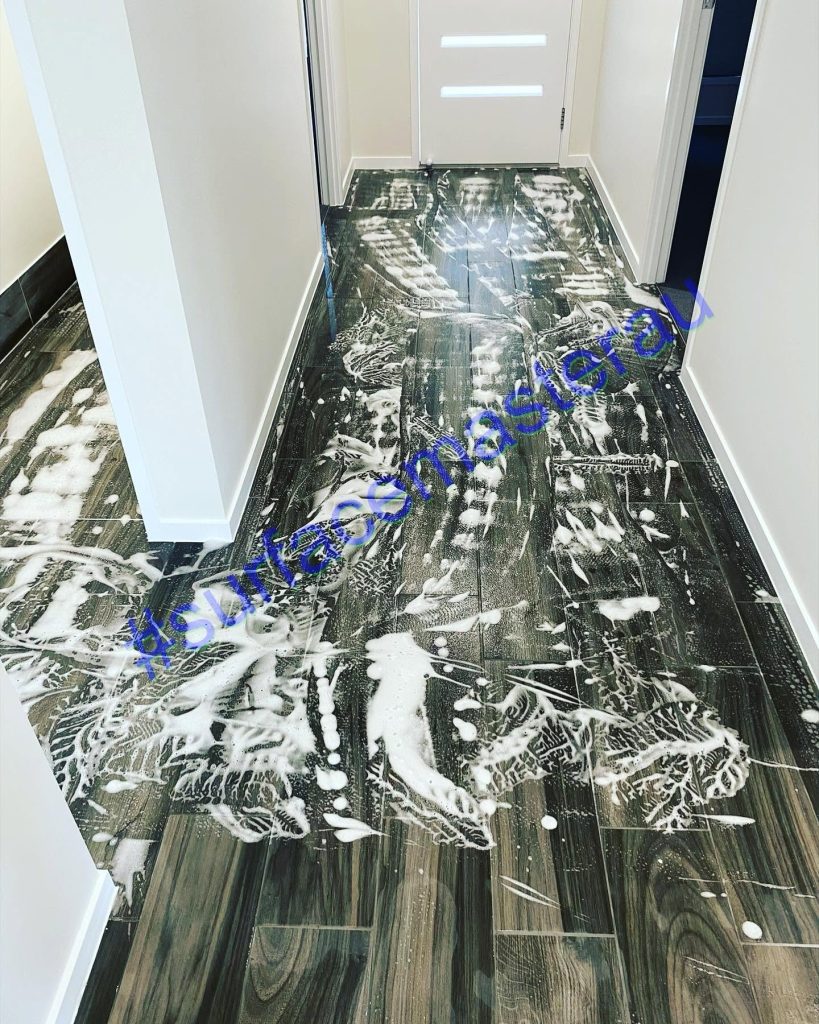 Deep clean on dark gloss tiles