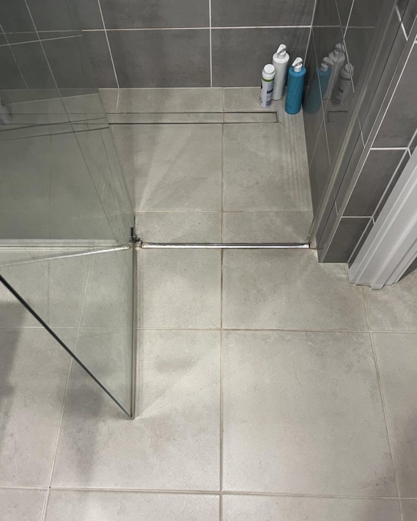 Shower recess, finished