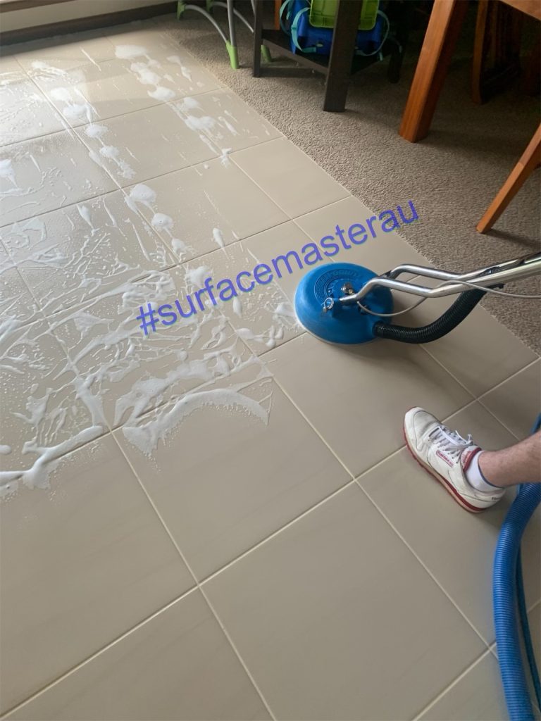 Spinner tool on floor tiles